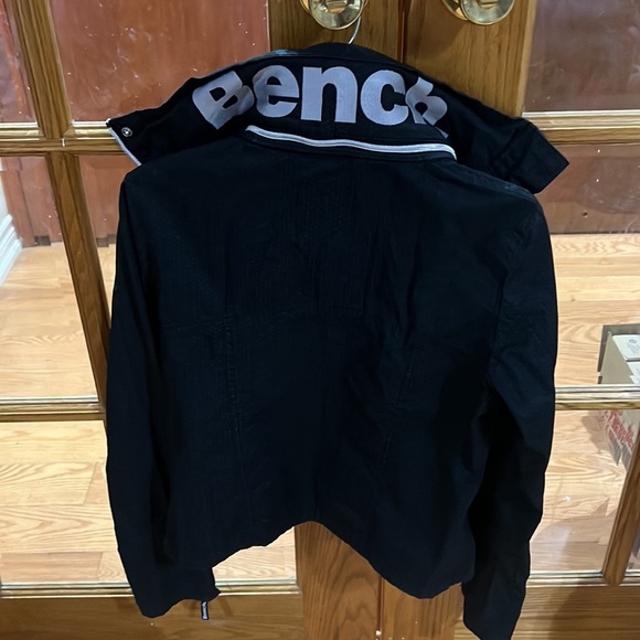 Pre-Owned Women Black Jacket, size Small, in black in the excellent condition. - Picture 3 of 4